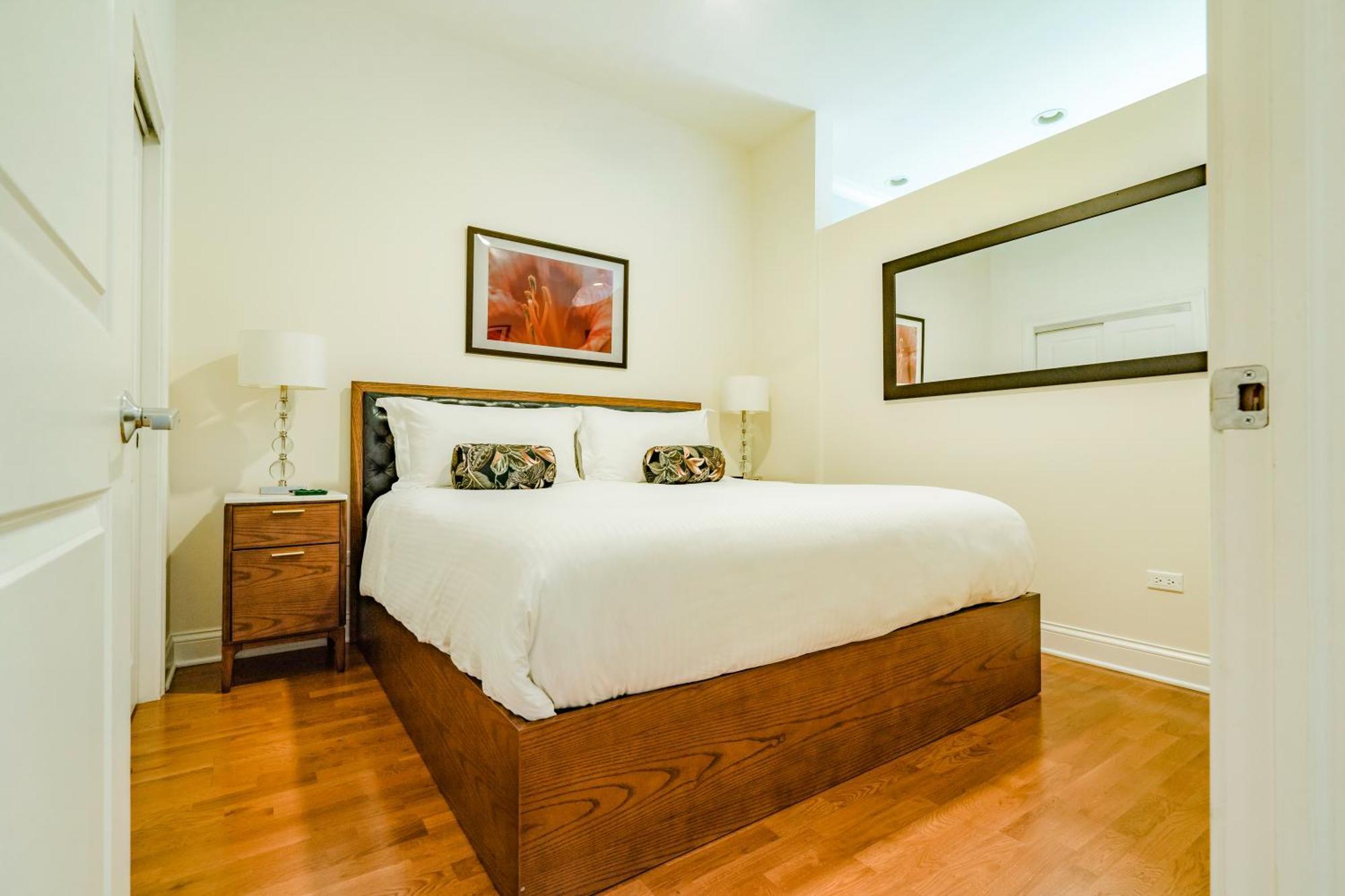 The Guesthouse Hotel Чикаго Экстерьер фото